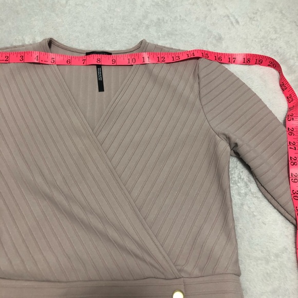 Dynamite Nude Peplum Top with gold buttons M - Picture 7 of 8